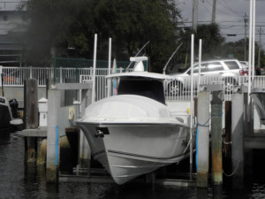 Cobia 296 CC fishing boat canvasboat tent